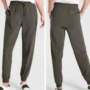 Athleta Metropolis Jogger Pants